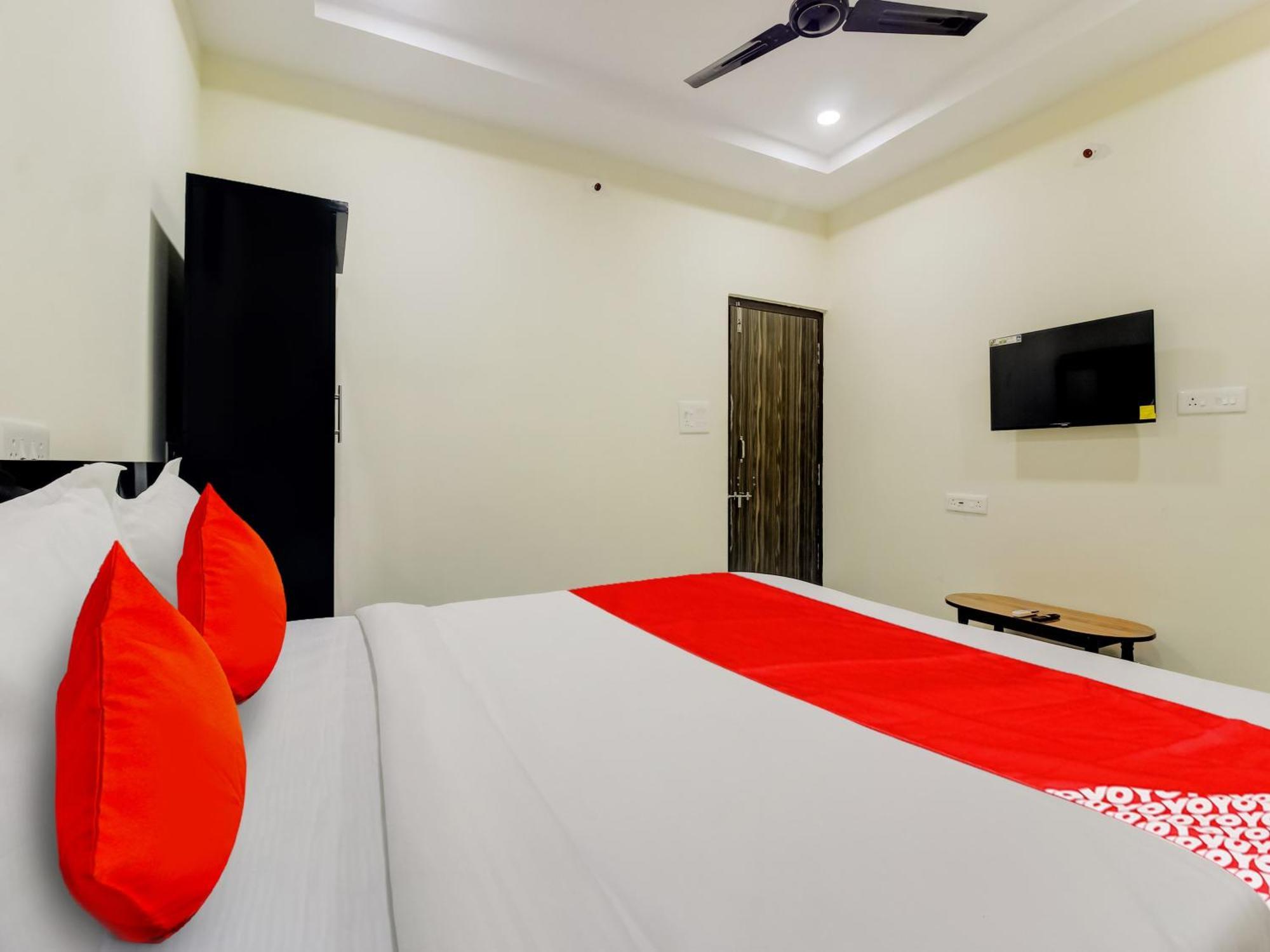 Ibrahimpatan Hotel O Sri Nirvana Pride מראה חיצוני תמונה