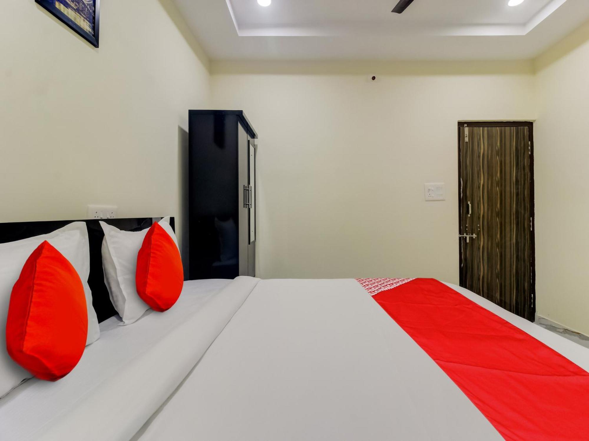 Ibrahimpatan Hotel O Sri Nirvana Pride מראה חיצוני תמונה